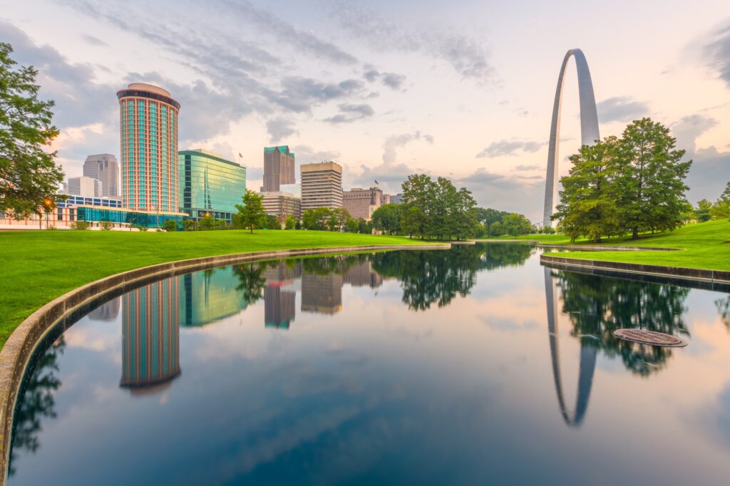 buying and selling dental practice broker in missouri